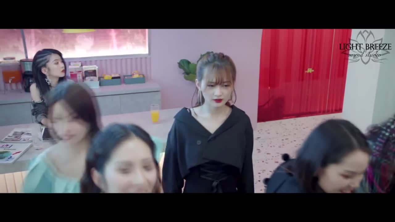 My Favourite Girl - кадр 3