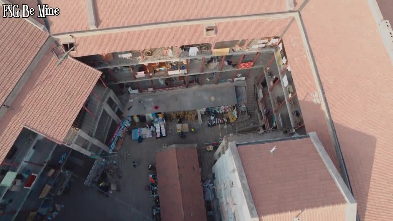 Поднимаясь с ветром - кадр 1