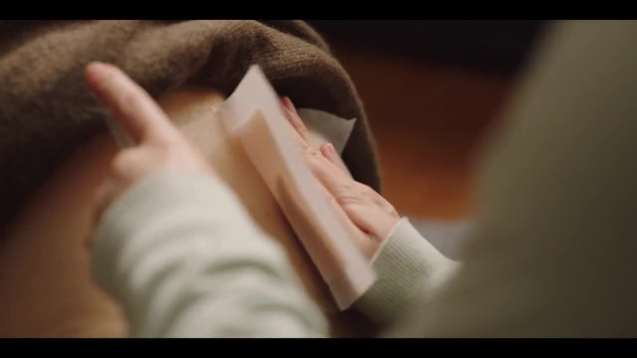 Behind Your Touch - кадр 5