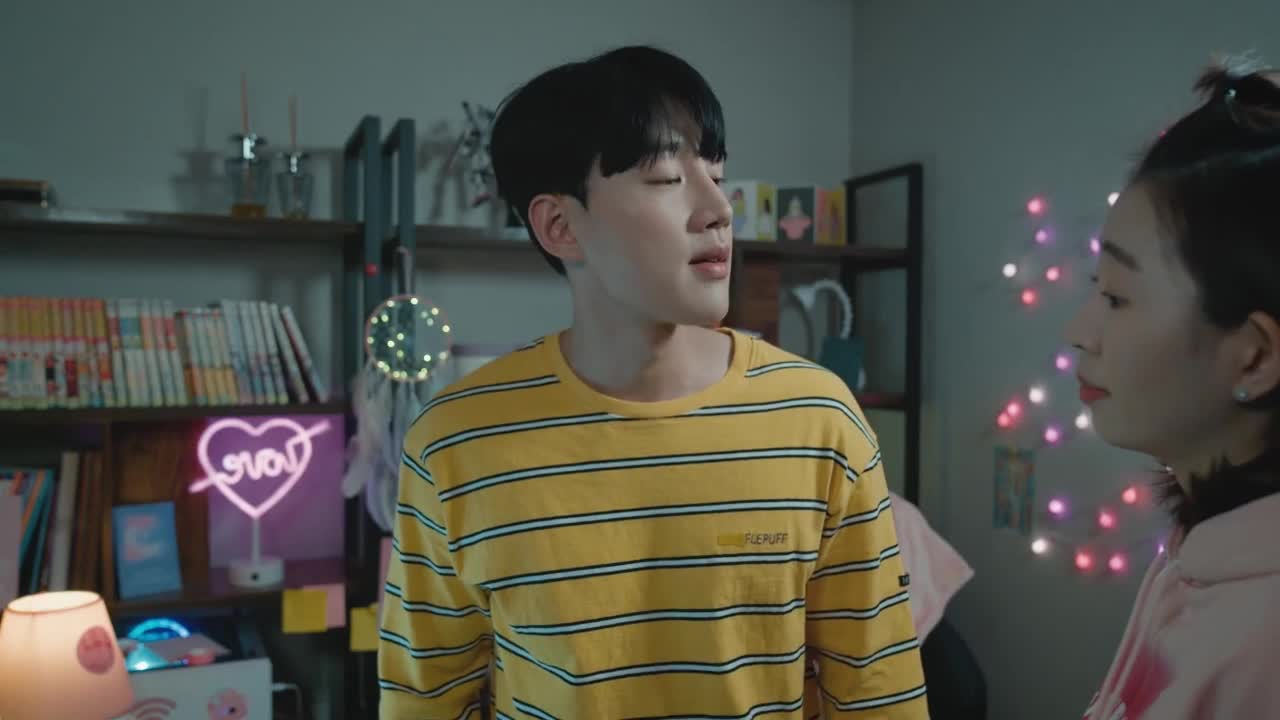Why R U the Series - кадр 5